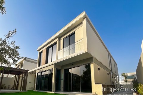 Villa en Dubai, 4 dormitorios, 377.4 m², № 47291 - foto 2