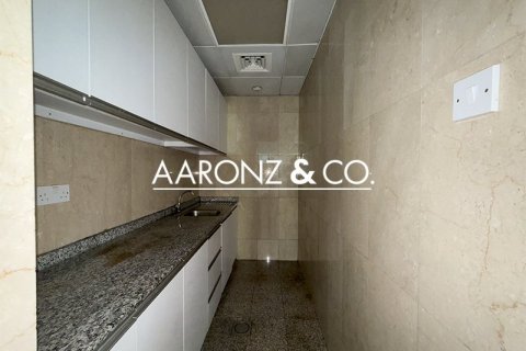 Office in Sheikh Zayed Road, Dubai 186.1 sq.m. № 78277 - photo 9