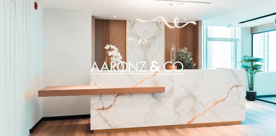 Офис в Джумейра Лейк Тауэрс, Дубай, 463м², № 78265