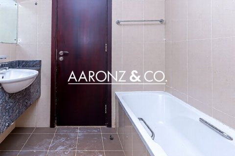 Apartamento en Jumeirah Lake Towers, Dubai, 2 dormitorios, 165 m², № 78263 - foto 16