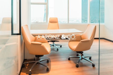 Oficina en Jumeirah Lake Towers, Dubai, 368.5 m², № 78264 - foto 14