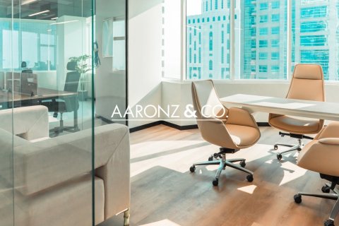 Oficina en Jumeirah Lake Towers, Dubai, 368.5 m², № 78264 - foto 19