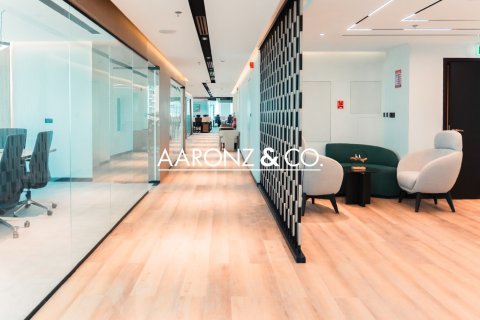 Office in Jumeirah Lake Towers, Dubai 368 sq.m. № 78264