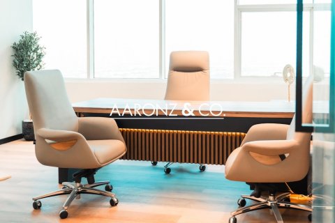 Oficina en Jumeirah Lake Towers, Dubai, 368.5 m², № 78264 - foto 5