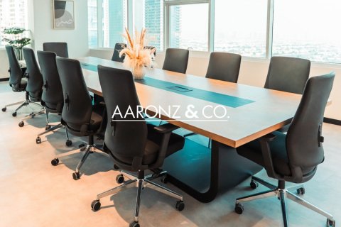 Oficina en Jumeirah Lake Towers, Dubai, 368.5 m², № 78264 - foto 6