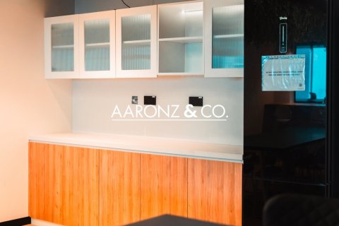 Oficina en Jumeirah Lake Towers, Dubai, 368.5 m², № 78264 - foto 20