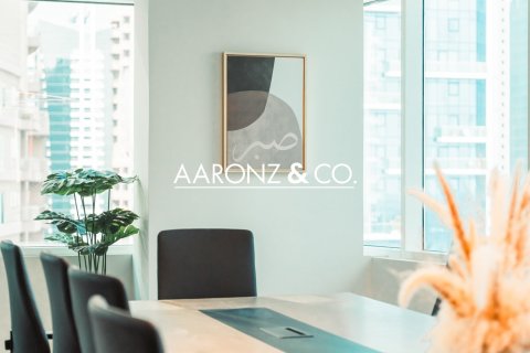 Oficina en Jumeirah Lake Towers, Dubai, 368.5 m², № 78264 - foto 7