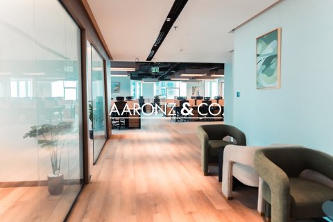 Oficina en Jumeirah Lake Towers, Dubai, 368.5 m², № 78264 - foto 8