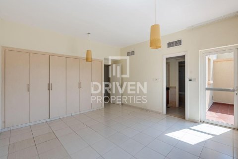 Townhouse in Springs 4, The Springs, Dubai 3 bedrooms, 212.47 sq.m. № 128541 - photo 16
