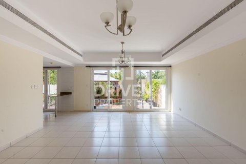 Townhouse in Springs 4, The Springs, Dubai 3 bedrooms, 212.47 sq.m. № 128541 - photo 3