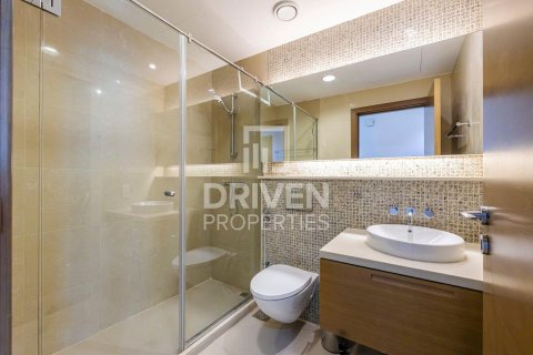 Apartment in Claren Towers, Downtown Dubai (Downtown Burj Dubai), Dubai 2 bedrooms, 114.46 sq.m. № 128540 - photo 14
