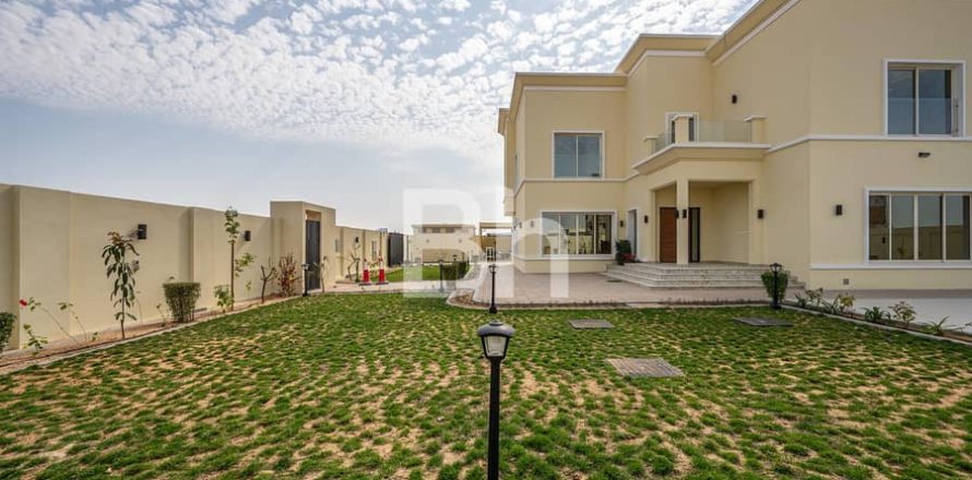 Villa à Nadd Al Sheba, Dubai, 5 chambres, 1253 m², № 21062