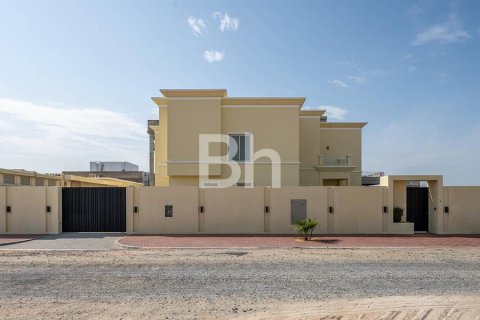 Villa à Nadd Al Sheba, Dubai, 5 chambres, 1253 m², № 21062 - photo 29