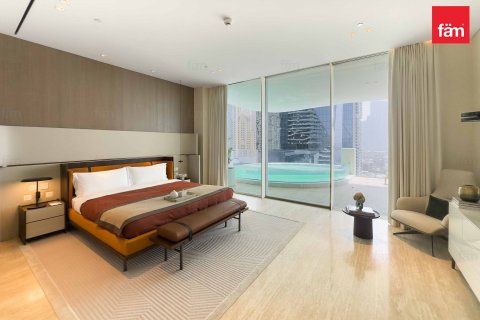 Купить квартиру в Дубай Марине, Дубай: 3 спальни, 303.2м², № 14386 - фото 1