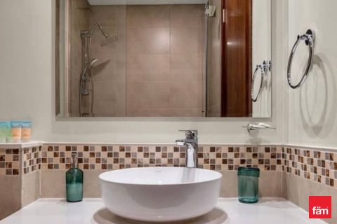 Apartment in Business Bay, Dubai 2 bedrooms, 83.5 sq.m. № 72308 - photo 20