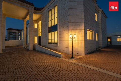 فيلا في دبي 6 غرف نوم , 1392.8 م² رقم 72310 - صورة 9