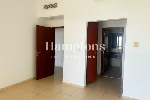 Снять в аренду квартиру в Джумейра Бич Резиденс, Дубай: 2 спальни, 132.29387200м², № 111522 - фото 3