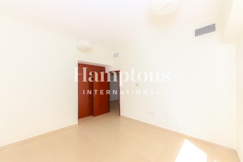 Квартира в Джумейра Бич Резиденс, Дубай, 2 спальни, 132.294м², № 111522