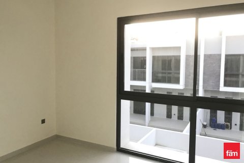 Купить таунхаус в Дубае: 3 спальни, 174.7м², № 7033 - фото 7
