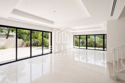 Townhouse in Dubai 3 bedrooms, 251 sq.m. № 121228 - photo 2