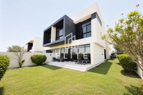 Townhouse in Dubai 3 bedrooms, 251 sq.m. № 121228
