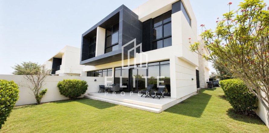 Townhouse in Dubai 3 bedrooms, 251 sq.m. № 121228