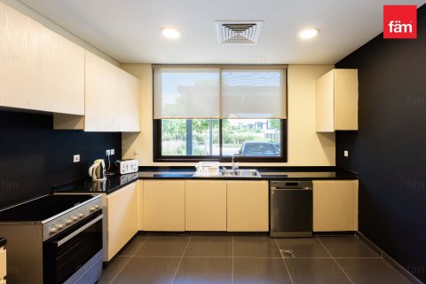 Villa à Dubai, 3 chambres, 325.1 m², № 58399 - photo 4