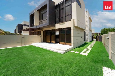 Villa à Dubai, 3 chambres, 325.1 m², № 58399 - photo 1