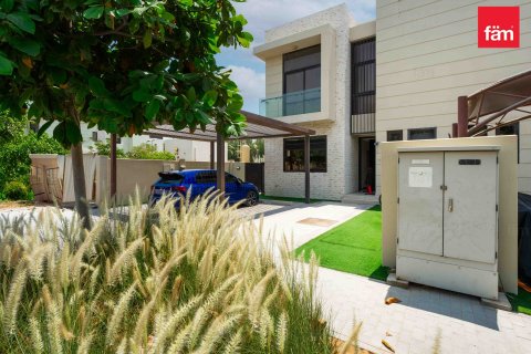 Villa à Dubai, 3 chambres, 325.1 m², № 58399 - photo 3