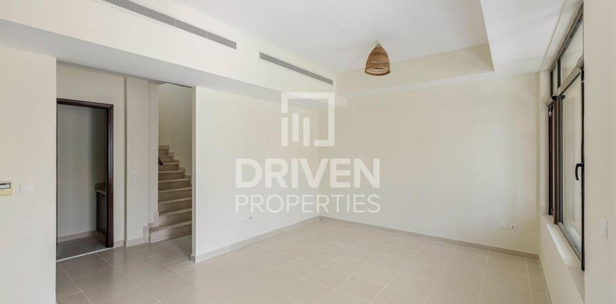 Вилла в Mira Oasis, Рим, Дубай, 3 спальни, 220.27м², № 129829