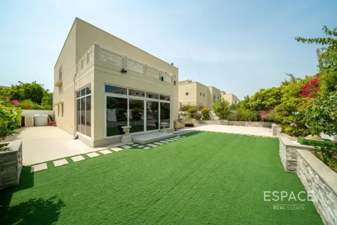فيلا في Meadows, دبي 4 غرف نوم, 373 م² رقم 122688