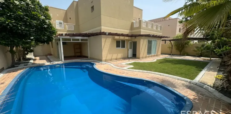 Вилла в Meadows, Дубай, 4 спальни, 287м², № 122687