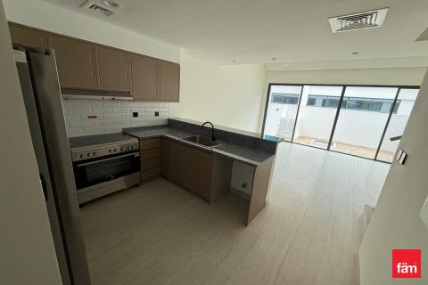 Villa in Dubai 4 bedrooms, 144 sq.m. № 72130 - photo 5