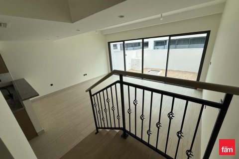 Villa in Dubai 4 bedrooms, 144 sq.m. № 72130 - photo 7