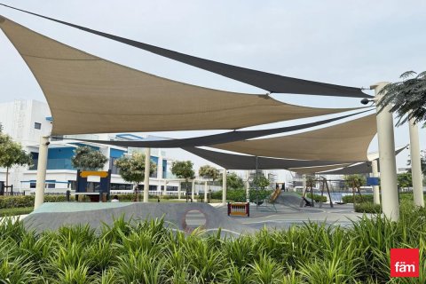 Villa in Dubai 4 bedrooms, 144 sq.m. № 72130 - photo 17