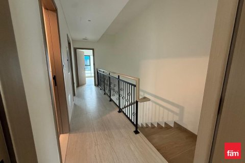 Villa in Dubai 4 bedrooms, 144 sq.m. № 72130 - photo 12