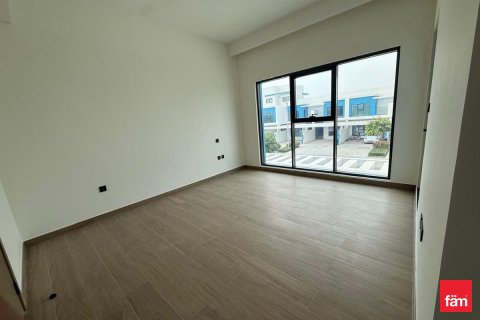 Villa in Dubai 4 bedrooms, 144 sq.m. № 72130 - photo 6