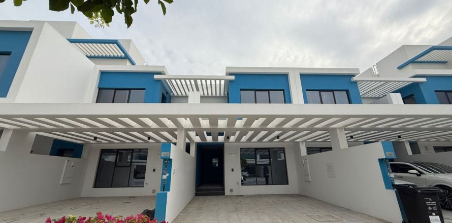 Villa in Dubai 4 bedrooms, 144 sq.m. № 72130