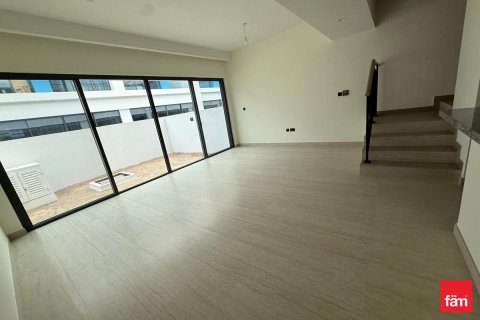 Villa in Dubai 4 bedrooms, 144 sq.m. № 72130 - photo 2