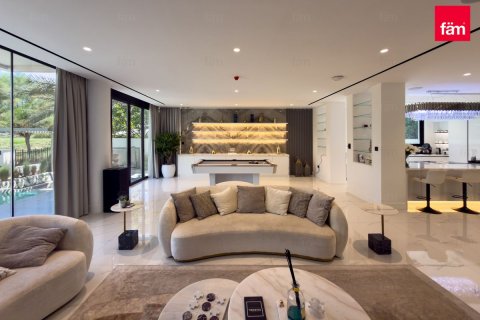 Villa in Dubai 619.7 sq.m. № 113585 - photo 2