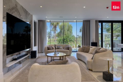 Villa in Dubai 619.7 sq.m. № 113585 - photo 16