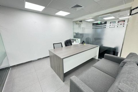 Снять в аренду офис в Бизнес-Бэе, Дубай: 90м², № 49837 - фото 3