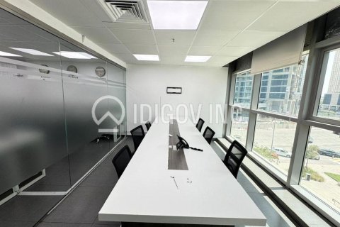 Снять в аренду офис в Бизнес-Бэе, Дубай: 90м², № 49837 - фото 1