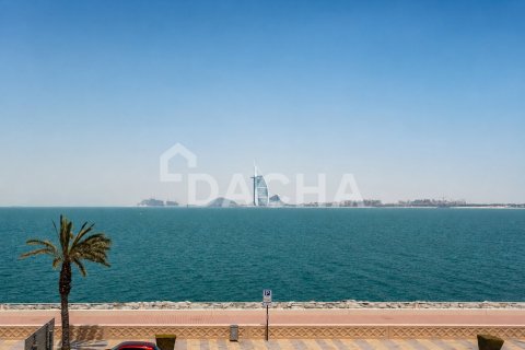 Apartment in The Crescent, Palm Jumeirah, Dubai 2 bedrooms, 133 sq.m. № 133263 - photo 2