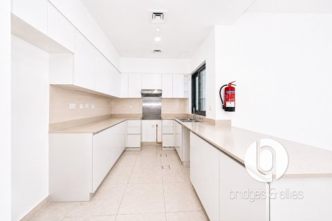 Villa in Dubai Hills Estate, Dubai 4 bedrooms, 229 sq.m. № 110924 - photo 14