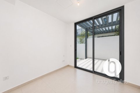 Villa in Dubai Hills Estate, Dubai 4 bedrooms, 229 sq.m. № 110924 - photo 2