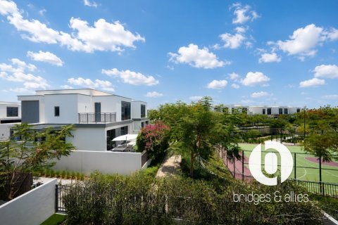 Villa in Dubai Hills Estate, Dubai 4 bedrooms, 229 sq.m. № 110924 - photo 5