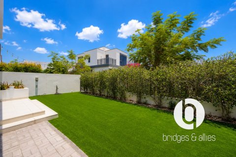 Villa in Dubai Hills Estate, Dubai 4 bedrooms, 229 sq.m. № 110924 - photo 24