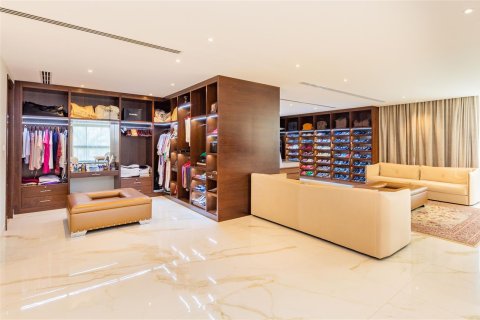 Villa en Emirates Hills, Dubai, 6 dormitorios, 1462.1 m², № 7074 - foto 16