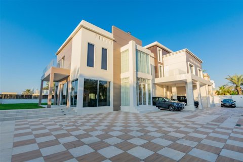 Villa en Emirates Hills, Dubai, 6 dormitorios, 1462.1 m², № 7074 - foto 1